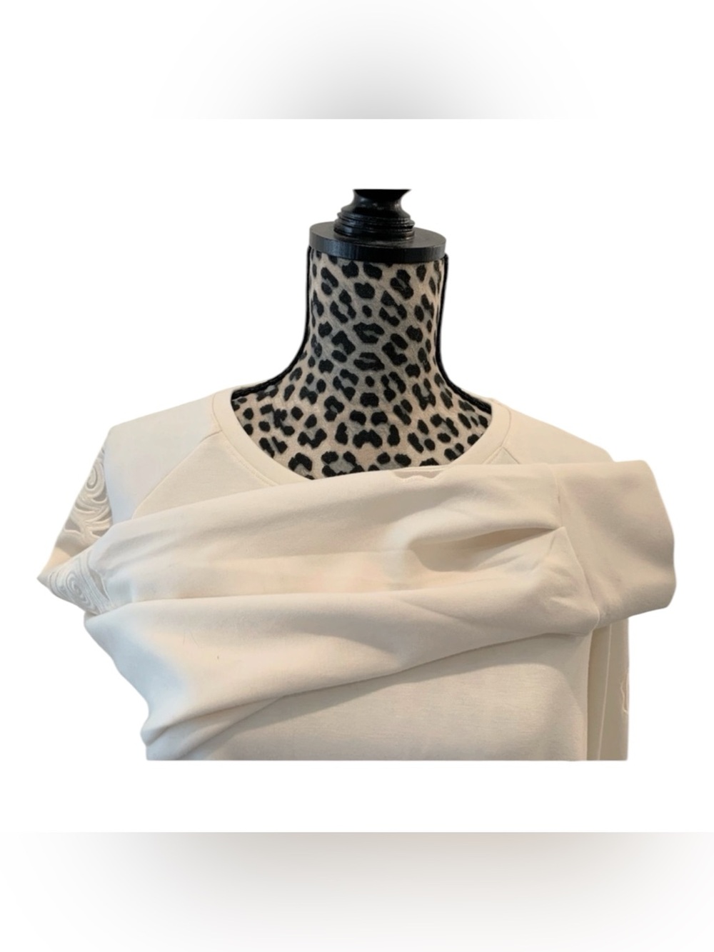 Pullover Sweatshirt Ivory with Rose Appliqué Sleeves by T Tahari - Picture 6 of 10